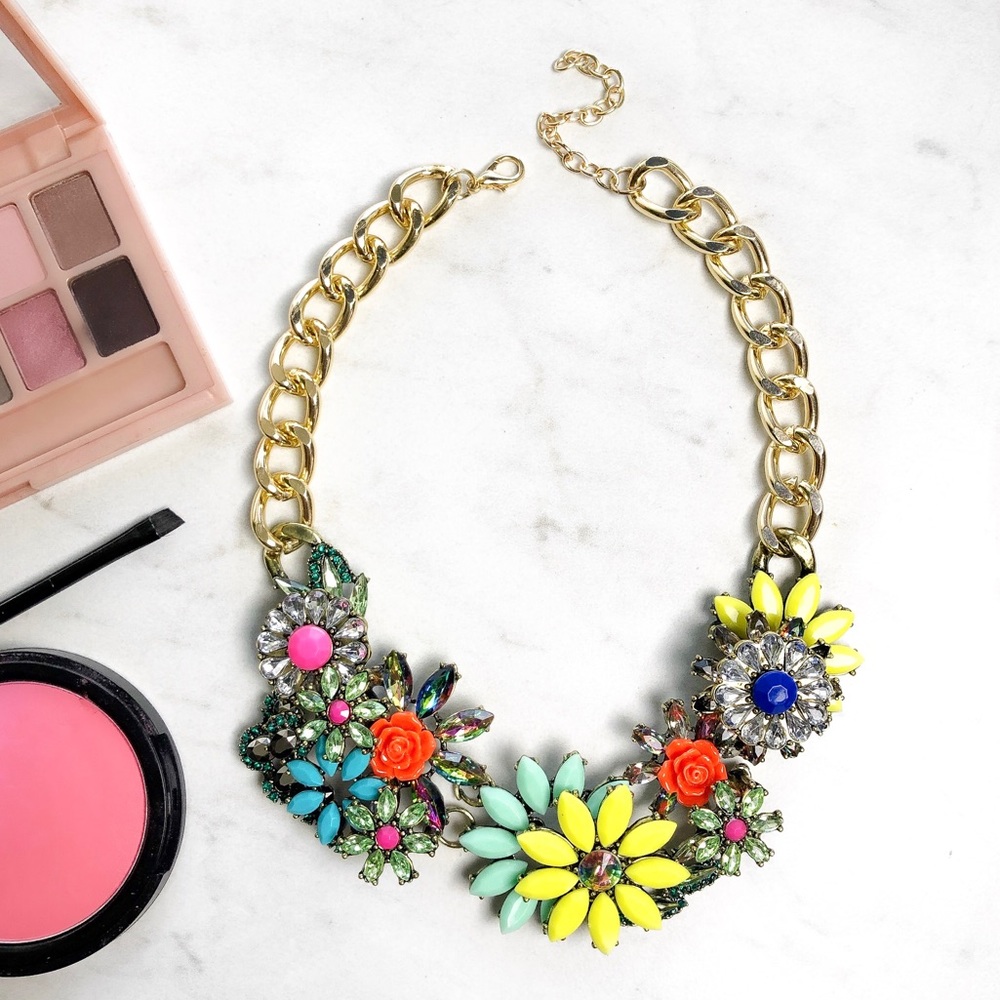 Neon flower bib Necklace - Picture 3 of 4